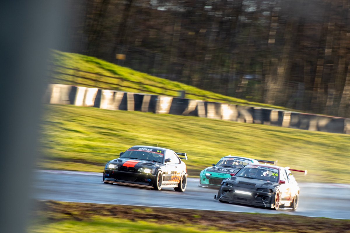 Charlie Thompson (@charliet_photog) on Twitter photo Just a group of gamers. 🤝
2 tracks in 2 days, a first for me. Snetterton TCR Media Day for work, Donington for pleasure. Great meeting online friends for the first time, as well as <a href="/JimmyBroadbent/">Jimmy Broadbent</a> again. Proper guy, lovely to talk to. Very honoured to see Minty race on track. Just a group of gamers. 🤝
2 tracks in 2 days, a first for me. Snetterton TCR Media Day for work, Donington for pleasure. Great meeting online friends for the first time, as well as <a href="/JimmyBroadbent/">Jimmy Broadbent</a> again. Proper guy, lovely to talk to. Very honoured to see Minty race on track.
