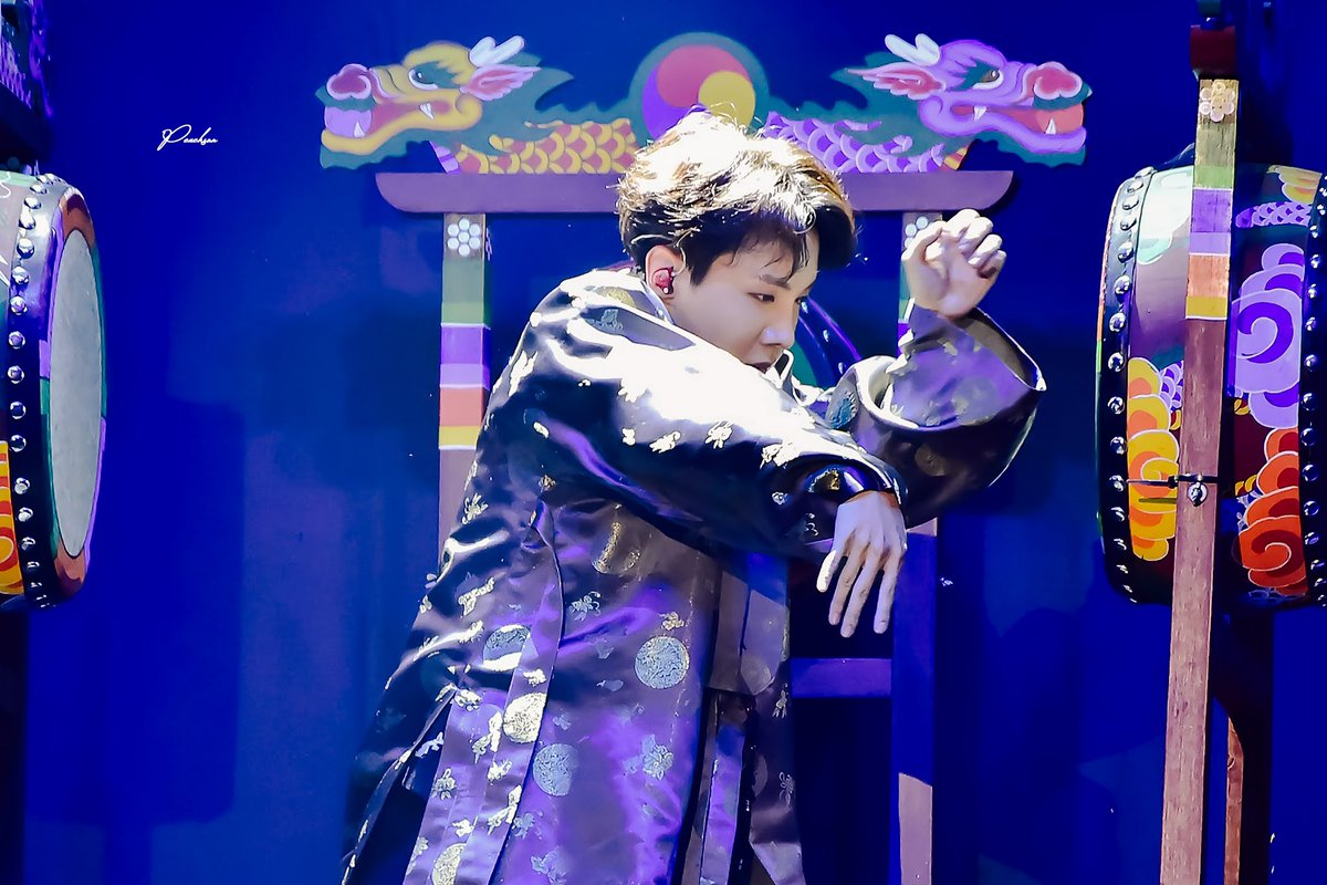peachsun_624's tweet photo. 181201

레전드 무대❤️‍🔥

#제이홉 #JHOPE
#방탄소년단 #BTS
#만우절 #AprilFoolsDay https://t.co/weBtqppsff