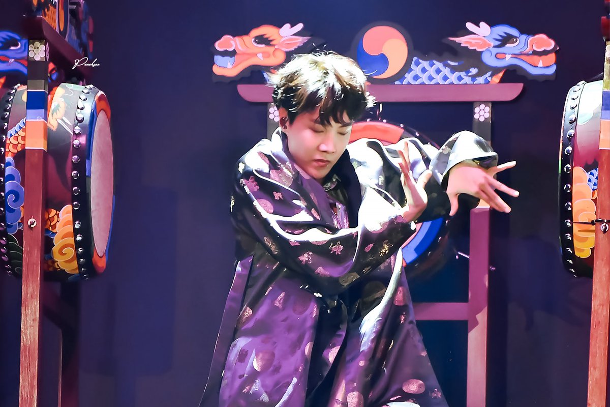 peachsun_624's tweet photo. 181201

레전드 무대❤️‍🔥

#제이홉 #JHOPE
#방탄소년단 #BTS
#만우절 #AprilFoolsDay https://t.co/weBtqppsff