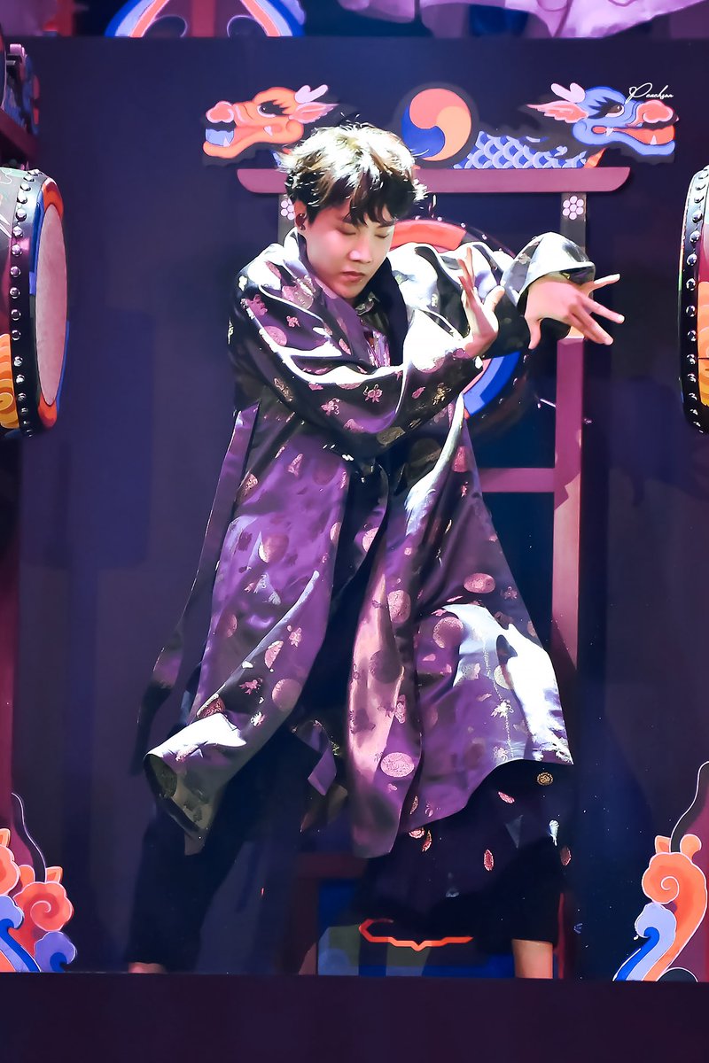 peachsun_624's tweet photo. 181201

레전드 무대❤️‍🔥

#제이홉 #JHOPE
#방탄소년단 #BTS
#만우절 #AprilFoolsDay https://t.co/weBtqppsff