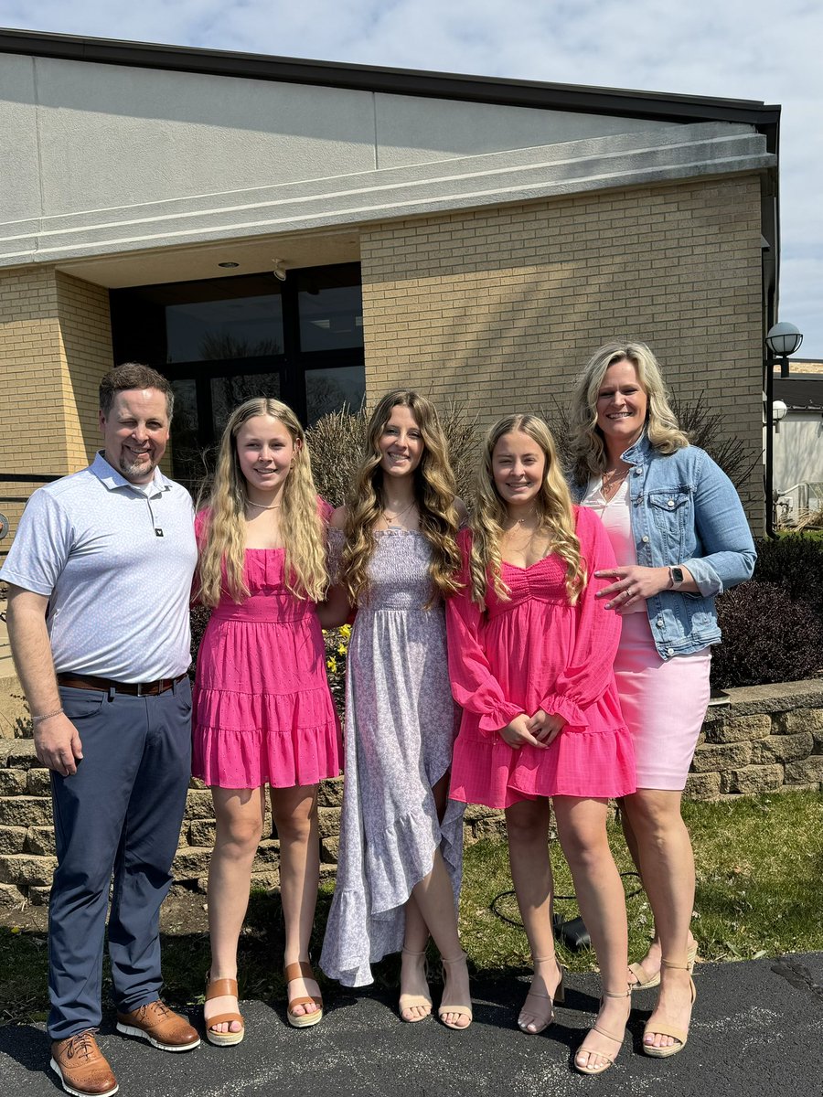 TiffanySpringe9's tweet photo. Happy Easter! He is risen! https://t.co/dwj7CvHDAG