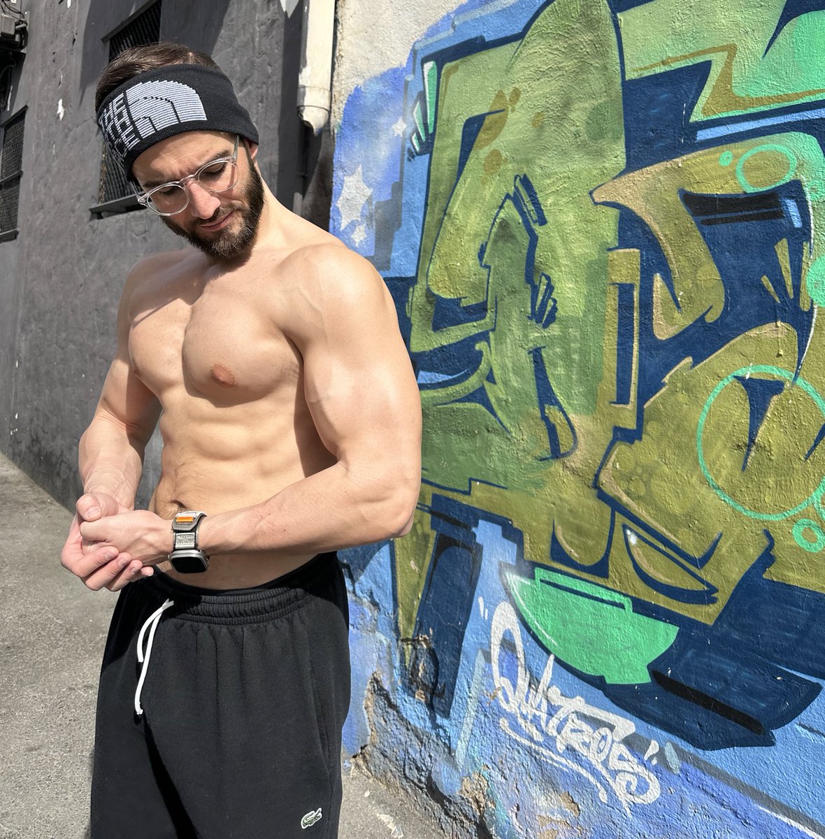 ❌🚩 ¿EN CUÁNTOS DÍAS SIN ENTRENAR PIERDO MASA MUSCULAR?

⚠️ Es época de tener días libres, vacaciones , viajes… y una de los “miedos” más frecuentes es si unos días sin entrenar tendrían un impacto negativo en la masa muscular y/o el rendimiento deportivo.

🧵Te cuento más…