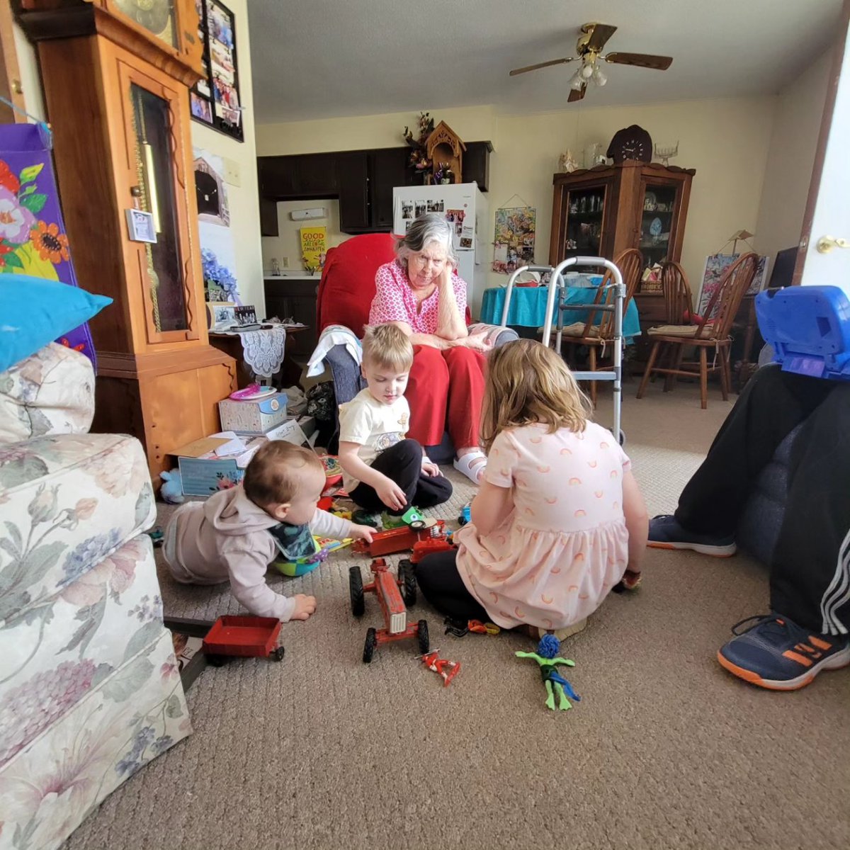 JoeNickerson80's tweet photo. My Grandma Grubbs (aka Grandma on the Farm, Grandma Regular, Grandma Boo) went home to be with Jesus early this Easter morning. She was the nicest person in the world. It seems fitting. She loved Easter, especially when we gathered together in her living room to sing hymns. https://t.co/HI5NMVM01z