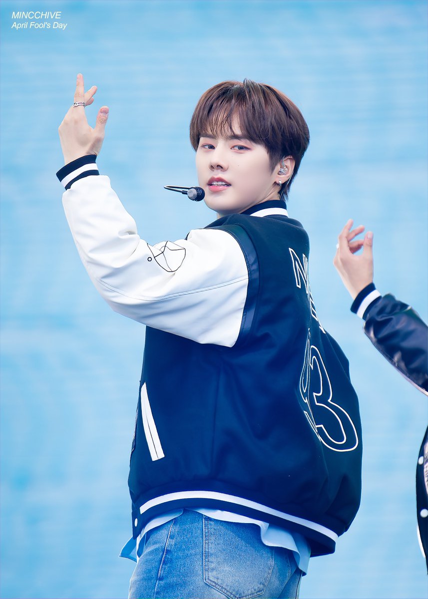 mincchive's tweet photo. #AprilFoolsDay #만우절 지각🥲🥲📷
#VARI #베리 #NINEi #나인아이 https://t.co/F1phkU7yUJ