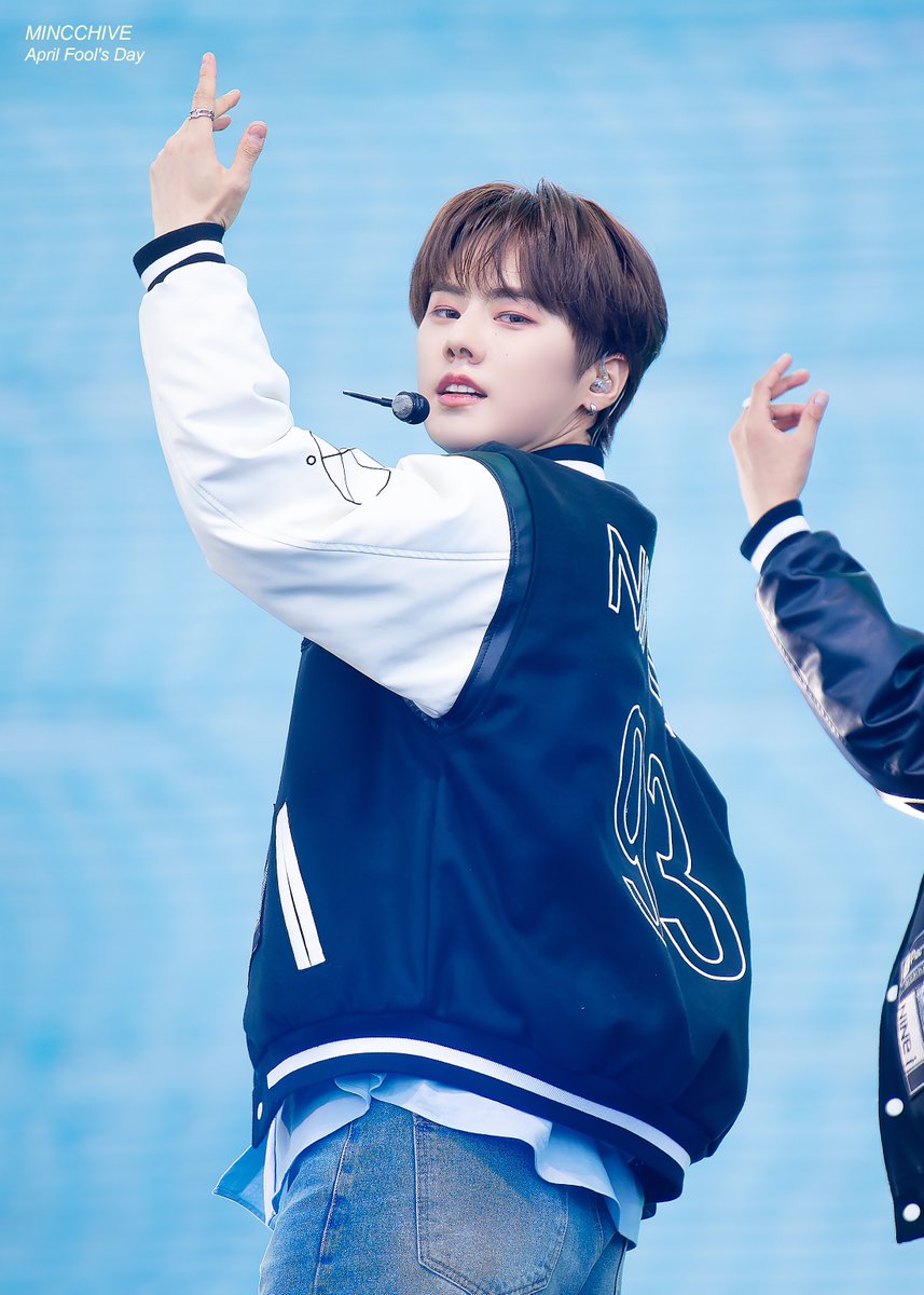 mincchive's tweet photo. #AprilFoolsDay #만우절 지각🥲🥲📷
#VARI #베리 #NINEi #나인아이 https://t.co/F1phkU7yUJ