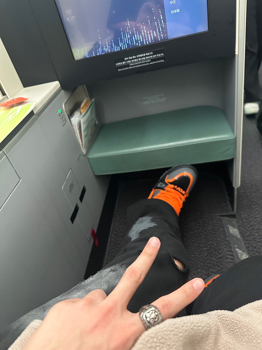 [ 240330 | TOKTOQ update ]

#MINGI 🐺✍️

“i’m going”