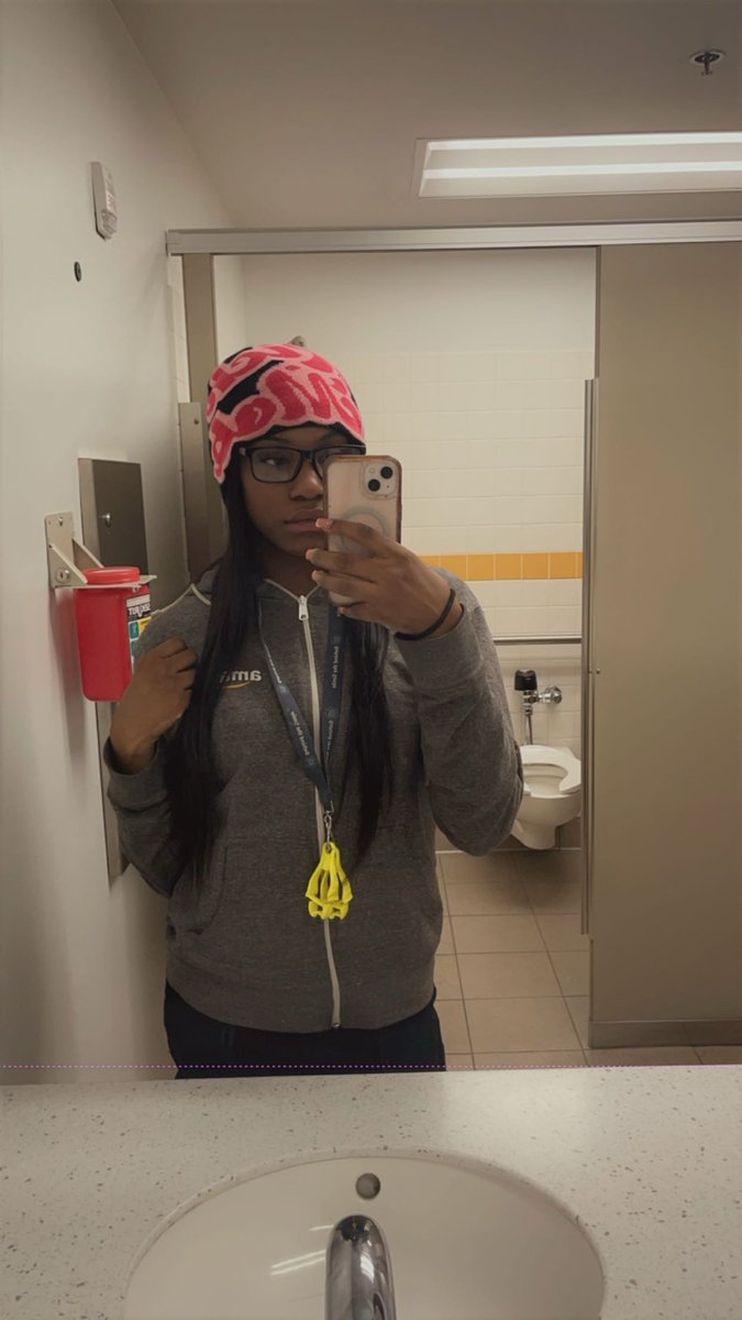 kmoniqueeeeee_'s tweet image. #amazonworker