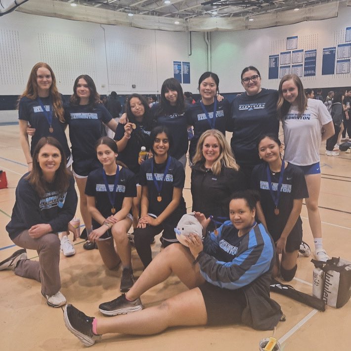DGSBadminton's tweet photo. Congrats to our JV team for taking 3rd at our Jeff Bryant invitational Tournament!! 🐴💙🏸 https://t.co/FeZEdBrd0Z