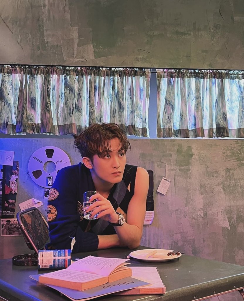 SCBFILES's tweet photo. Happy April Fool's Day 🐯 
#MARK #이마크 #엔시티드림 #NCTDREAM #Smoothie https://t.co/4bpwa6WpQ6
