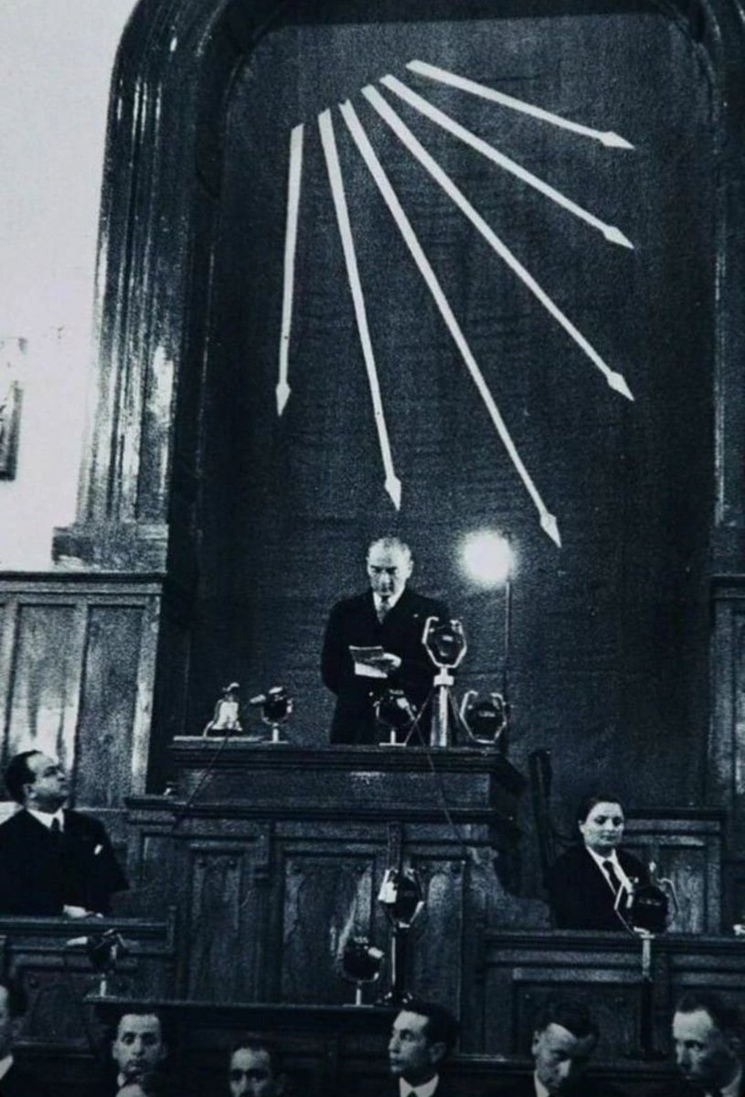 KaynakNews's tweet photo. Umutsuz durumlar yoktur. Umutsuz insanlar vardır. Ben hiçbir zaman umudumu yitirmedim. 

- Mustafa Kemal Atatürk https://t.co/66QGxjJLPQ