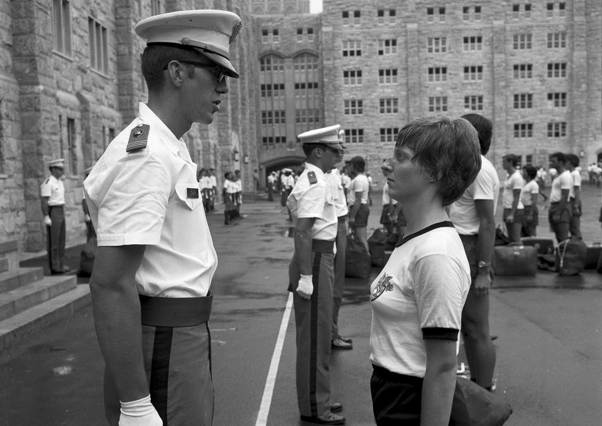 🇺🇸Celebrating the First Women of West Point! Their courage and perseverance paved the way for generations of trailblazers in the Army and beyond. Thank you, Class of 1980, for your incredible legacy. #DutyHonorCountry #WomenHistoryMonth 

<a href="/SecArmy/">Secretary of the Army</a> <a href="/USArmy/">U.S. Army</a> <a href="/womenshistory/">National Women's History Museum</a>