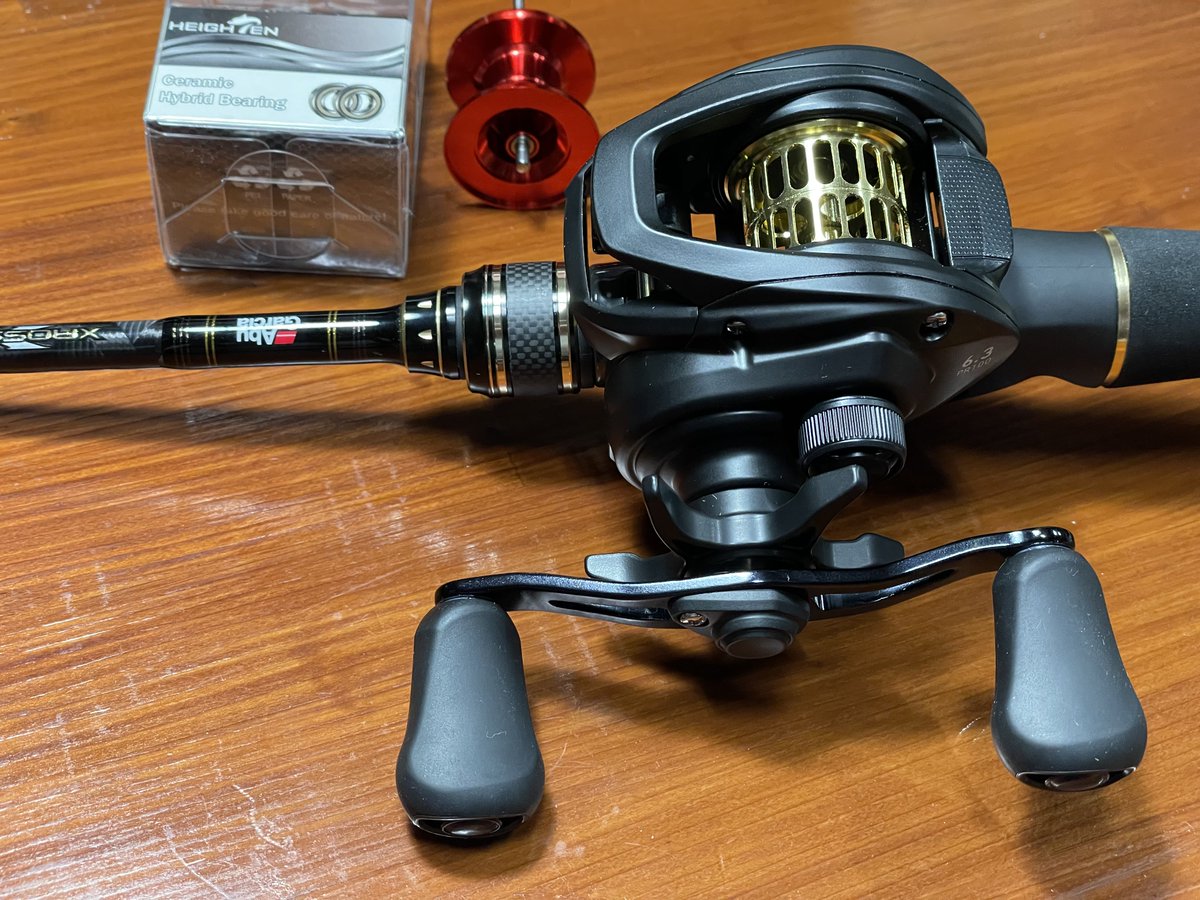 mizuonosumika's tweet photo. DAIWA PR100を買ったら「コレも買うでしょ」のシャロースプール。
XROSSFIELD XRFC-662ML-BFと合わせて使うことになるだろうかと、色はゴールドにしてみた。
キスメタルゲームに使えるかな?
#PR100
#HEIGHTEN
#ベイトフィネス
#XROSSFIELD
#XRFC662MLBF https://t.co/ylWkKi6WqZ