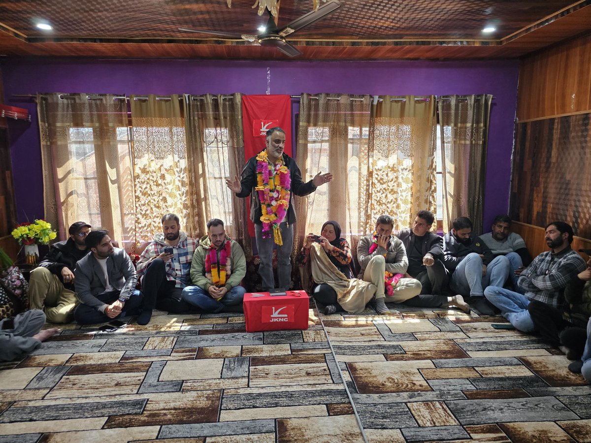 im_waqarkhan's tweet photo. Big thanks to Provincial President JKYNC @salmanalisagar sb for gracing our meeting with his inspiring words today in Baramula.Special thanks to host @AdvNeelofar ji, VP @IqbalNabi15 , DP's @Adv_A_R_Malik, #Khursheed sb and all zonal members for joining us. https://t.co/5lJdWMwh91