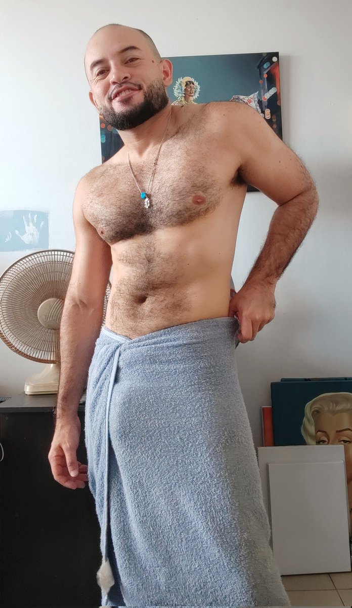 HectorA57's tweet photo. Paso 1
•
°
•
#panama #panameño #otter #honor #gymmotivation #latino #brasil #gains #workout #gymtime #fit #panamaCity #selfie #woof #chest #bearded #bear #woofwoof #gains #armpits #boy #hairychest #biceps  #homensdebarba #musculo #barbudo #levis #hairyman #gym #shirtless https://t.co/dkjCrPJcuf