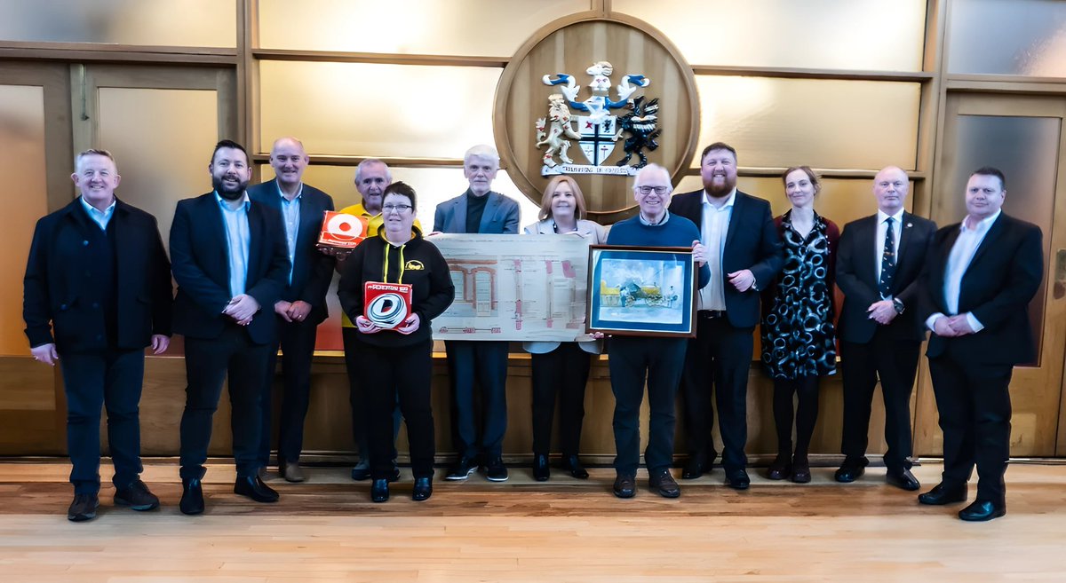 Sev Gomez-Aspron MBE 🇬🇧 (@superseveriano) on Twitter photo It was fantastic to host <a href="/paulsalveson/">Dr Paul Salveson</a> at <a href="/sthelenscouncil/">St Helens Borough Council</a> Town Hall along with interested group from Rainhill, Sankey Canal and other local projects. The ambition is big, especially for Rainhill and NLW/Earlestown for #LMR200 supported by <a href="/StHLabour/">St Helens Borough Labour</a> 🇬🇧🌹
sthelensstar.co.uk/news/24184775.… It was fantastic to host <a href="/paulsalveson/">Dr Paul Salveson</a> at <a href="/sthelenscouncil/">St Helens Borough Council</a> Town Hall along with interested group from Rainhill, Sankey Canal and other local projects. The ambition is big, especially for Rainhill and NLW/Earlestown for #LMR200 supported by <a href="/StHLabour/">St Helens Borough Labour</a> 🇬🇧🌹
sthelensstar.co.uk/news/24184775.…