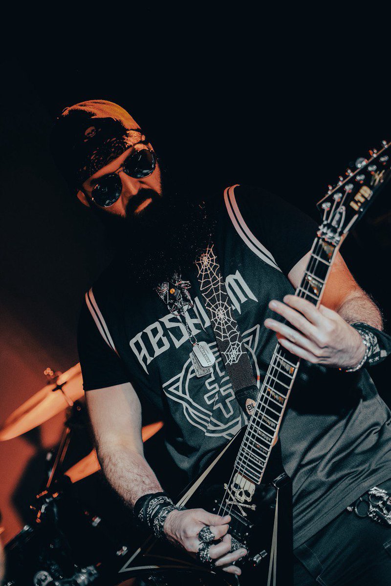 CheviJdn's tweet photo. Gracias a mis bestias pardas @Absalemband volví a flotar en un escenario , love eterno por la bestialidad de anoche!!😘🔥🤘🏻
.
.
. Fotón por @nicohernandezphoto
.
#absalem #metal #chaosvolution #salasilikona #jodan #tiempos #nicohernandezfoto #chevi #piscolabis #dickstroyers #esp https://t.co/VLD3Fp4PyG