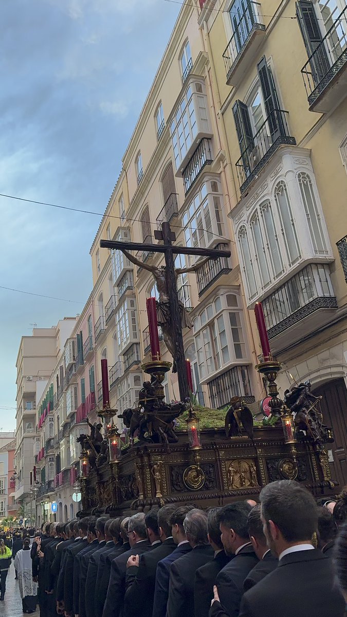 Domingo de resurrección con olores de viernes santo.
<a href="/DoloresSanJuan/">Dolores de San Juan</a> 
#CofradíasMLG