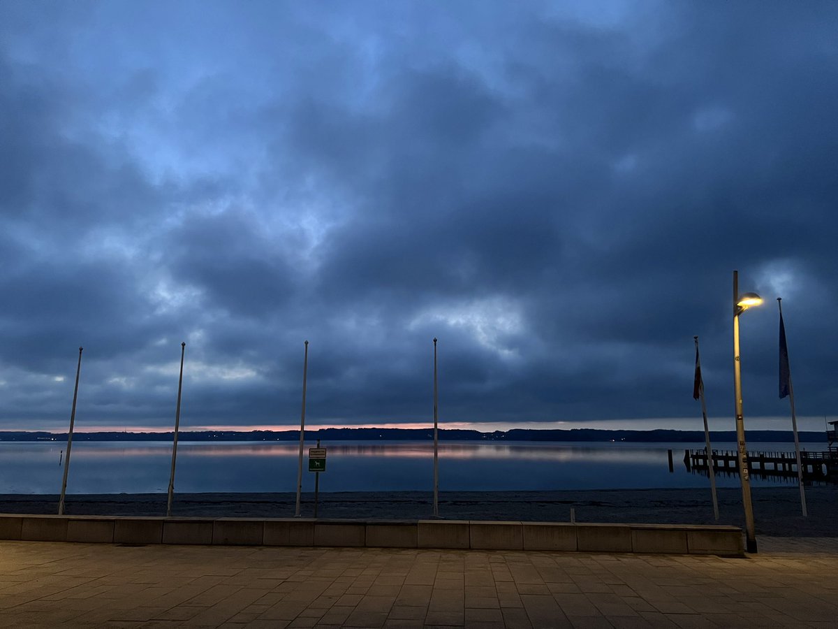 Letztes Licht eingefangen um 20:30 Uhr. Der Frühling steht im Startloch. 😍