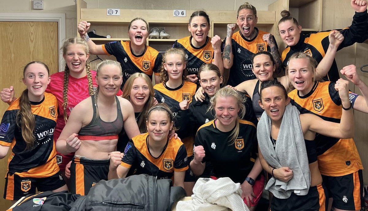 HullCityLFC's tweet photo. A 𝐃𝐎𝐔𝐁𝐋𝐄 winning kinda’ day 🐯 https://t.co/7zDmL2tvvJ