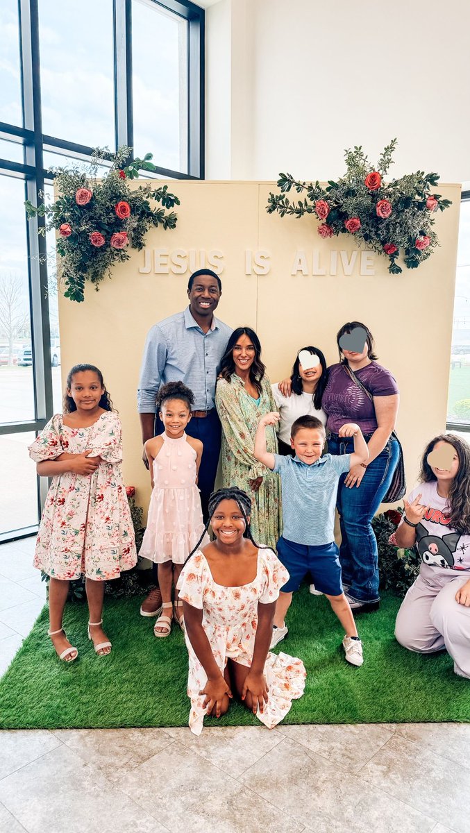 Celebrated Easter the only way we know how, with FAMILY.

Sat in two different services this weekend but their message was the same: Jesus defeated death for not only me and you, but for EVERYONE! And He would do it all over again if it was just for one person.

He is so good!!!