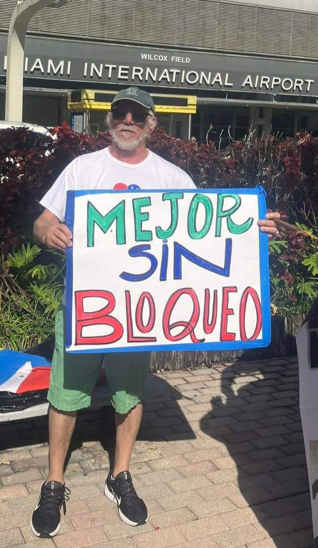 Hoy en Miami: Condenan bloqueo de #USA contra el pueblo de #Cuba #MejorSinBloqueo #PuentesDeAmor #CDRCuba