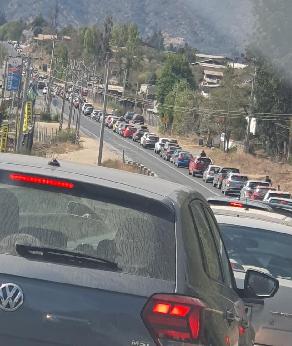 FcoOrellanaI's tweet photo. Un completo desastre.
Ruta G60
2 horas en unos kilómetros
Taco Mundial
@munimelipilla @SanPedroMuni
@GobernacionStgo @mop_chile
#Sininversion #AquiNoLlega #Olvido
#Pobreza #LosOlvidados https://t.co/p3clCoMeuE