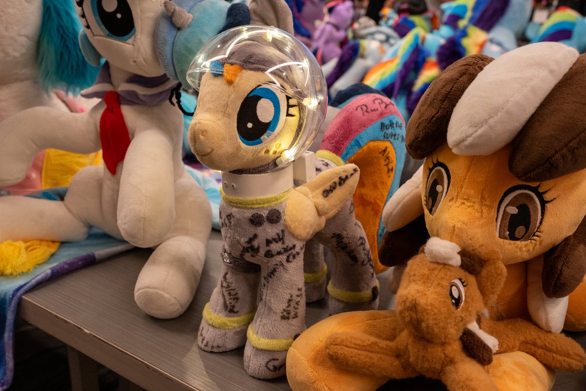 lightflux_'s tweet image. Million dollar room at @BABSCon