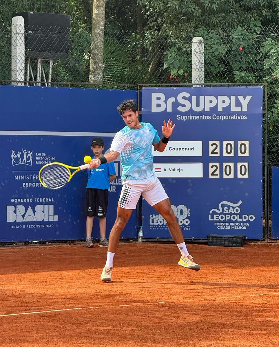 🏆🇵🇾 Primer título Challenger para un tenista paraguayo después de 15 largos años de espera. Daniel Vallejo conquistó el trofeo en São Leopoldo hoy y cortó la sequía. Paraguay no festejaba un título desde el logrado por Ramón Delgado en Puebla 2009. 📸: @ saoleoopen en IG.