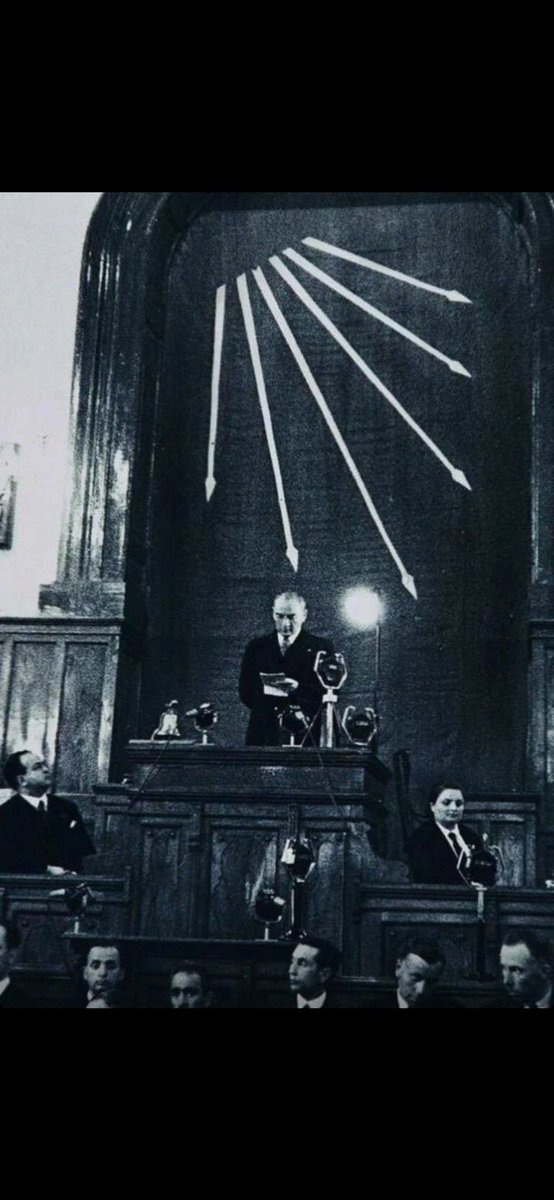 Gün gelecek Dyson kürelerinin üzerinde Türk'ün adı yazacak. Gün gelecek bu ülke nükleer füzyonun ışığıyla aydınlanacak. Türk'ün destanı hep devam etti yine de  edecek...