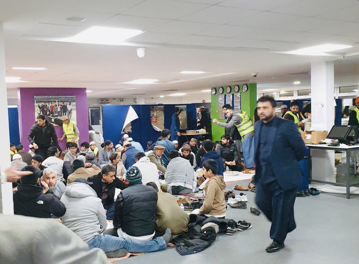 Wonderful once again to be at the Unity #Iftar this year, organised by UKIM Slough, as we all learnt more about the significance of #Ramadan, and came together as one to build bridges and break bread with our local #Muslim community, while they broke their fast.