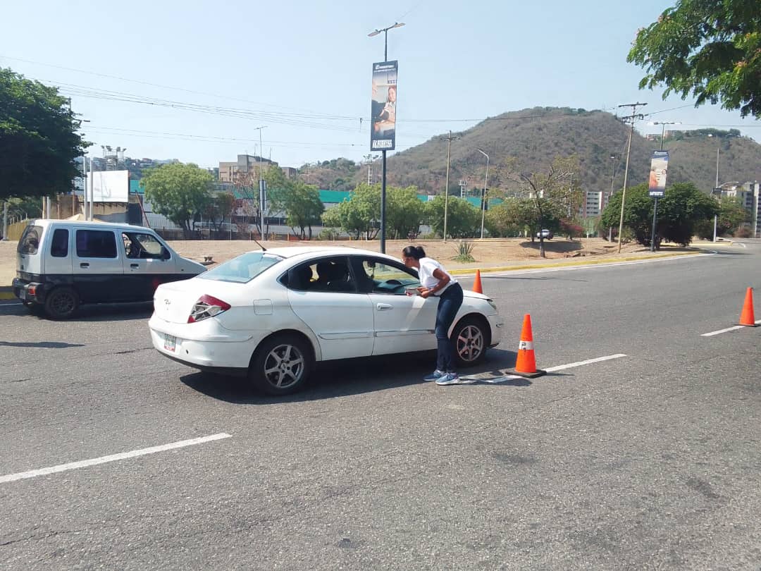 Plaza_C_Levanta's tweet photo. Profesionales de Libertad Asistida y la OMA de  @Plaza_alcaldia tomaron entrada de Guarenas y Valle Verde en esta Semana Santa 2024  para brindar asesoría a los usuarios de la Intercomunal 

#VenezuelaPotenciaDePaz

#GuarenasSeLevanta!
@Freddy_Rod13
@HectoRodriguez
@NicolasMaduro https://t.co/gaxUtMhI8z