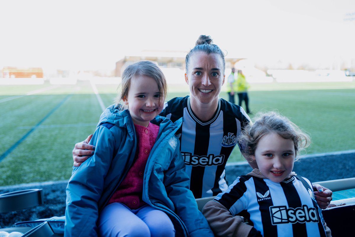 ajthirlwall's tweet photo. Dominant displays all round, playing football that’s a joy to watch. Thanks @katiebarker9_ @akstobbs &amp; @BeckyLangley4.  Looking forward to watching @Bartle_5 get back on the pitch and boss it in defence. https://t.co/ynTtZ6EqLJ