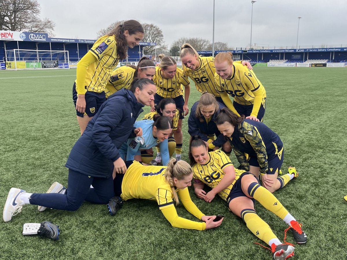 First thought for the players at full time… FaceTiming @shellycox3 💛 #Team