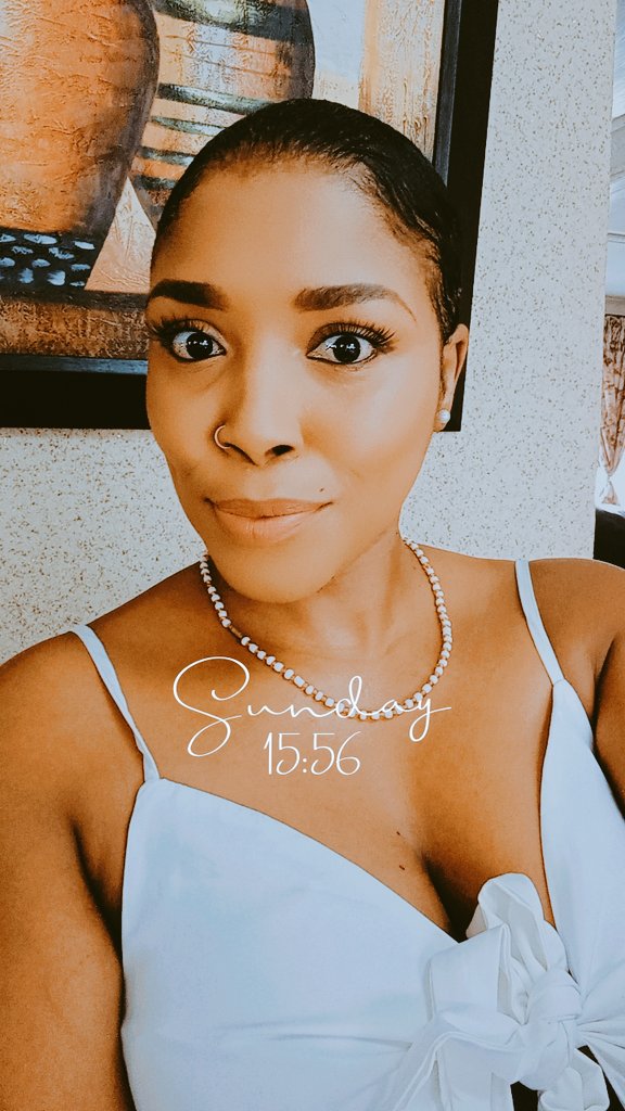 PCMofokeng's tweet image. A happy Sunday bahlali! Emakhosini from the Dlozi doll... 😁🥰❤️😘
#Dlozidoll #Perletti #Prettygirls #Makhosi👏🏾❤️🕯️