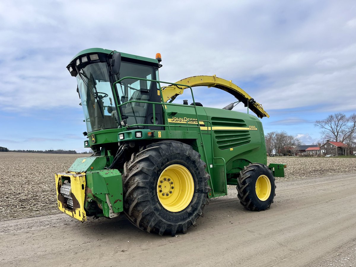 EEmbury's tweet photo. Forage Harvesters For Sale! Located in Ontario, Canada. Trucking Can Be Arranged Across 🇨🇦 and 🇺🇸 

John Deere 8500 with 🌽 and 🌾 Heads 
-Asking $379000 🇨🇦

Claas 930 with 🌾 Head
-Asking $159900 🇨🇦

John Deere 7300
-Asking $72500 🇨🇦  

John Deere 7400 
-Asking $77500 🇨🇦 https://t.co/HecSwT3RI5