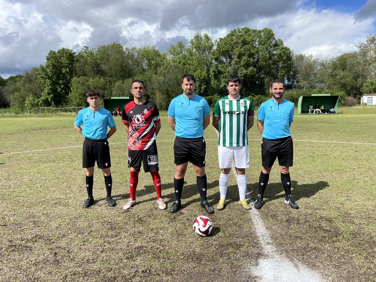 ClubTietar's tweet photo. Derrota en el municipal por 1-4, partido que empezamos ganando y no supimos aprovechar la ventaja.
¡Queremos destacar un enorme agradecimiento al equipo del @CP_Brocense por su actitud ejemplar al dejar su vestuario en perfectas condiciones tras el partido! https://t.co/jAIdo0swaE