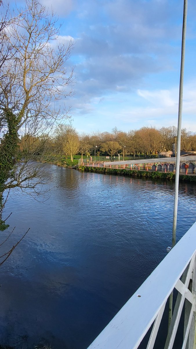 noel60428101's tweet photo. #day91 #1195
On the banks of the Lee cork city
#100daysofwalking
#roundfourcrew https://t.co/1Is1J6TY9r