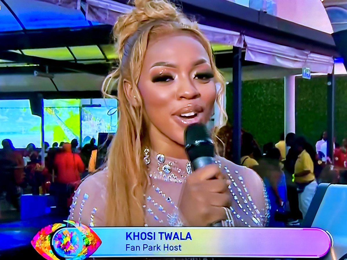 NeptuneBase's tweet photo. Now that the show is over, how many khosi reigns do we still have with us? 

#KhosiTwala https://t.co/X7crFaw7Lq