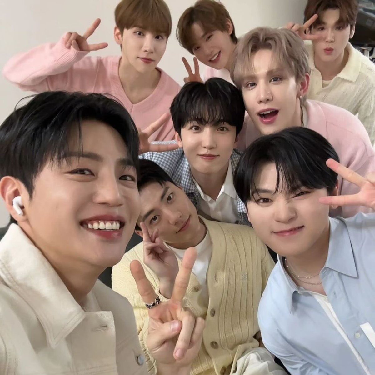 SUNYOUL_archive's tweet photo. 🐰 240331 선율 IG

빌드업 4개월간의 여정이 드디어 막을 내렸습니다.

#선율 #선예인 #SUNYOUL https://t.co/MHBsK8Zyma