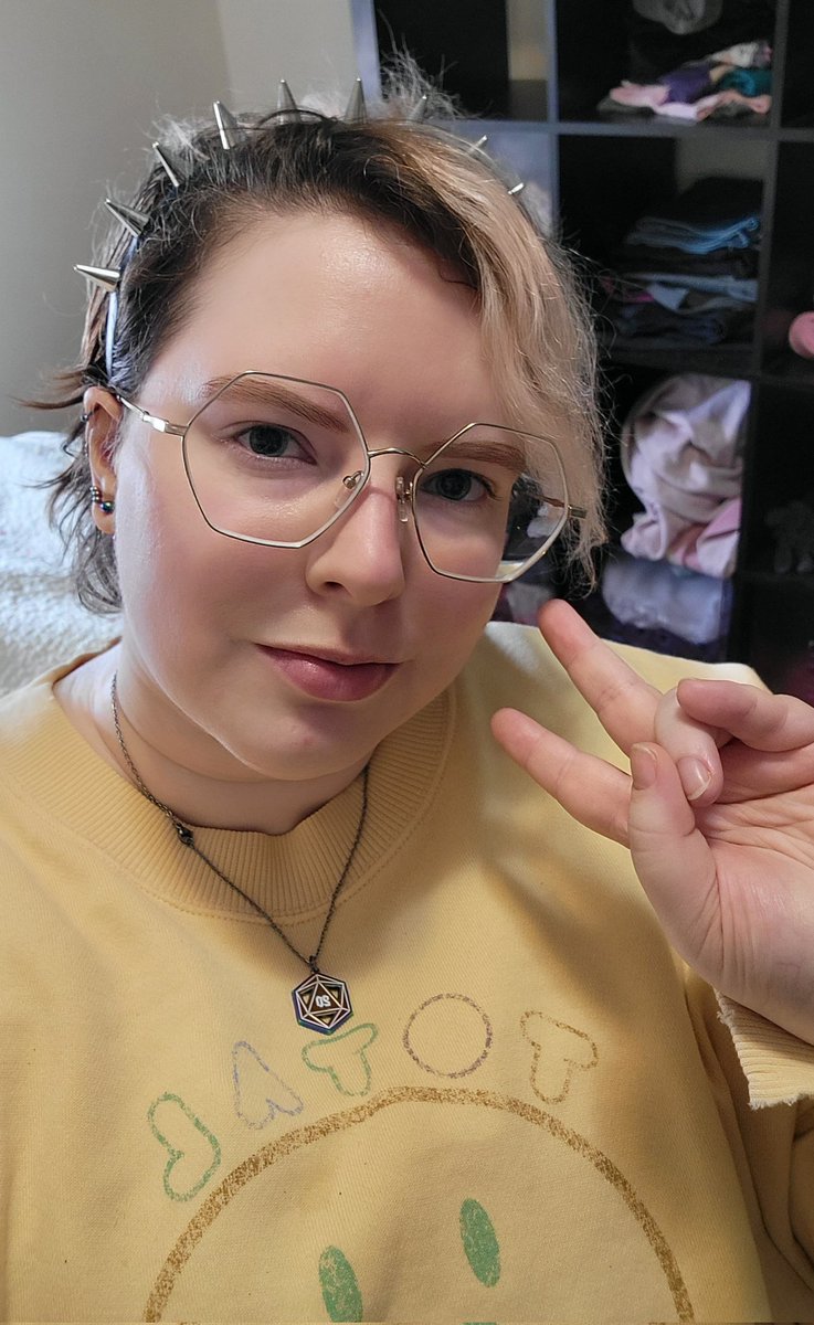 MadHatterPlushArtist tweet media