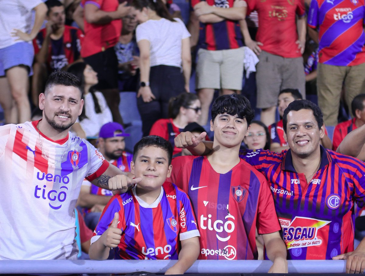FlorCafo's tweet photo. En casa... 🔵🔴(+3) https://t.co/liWp91O51D