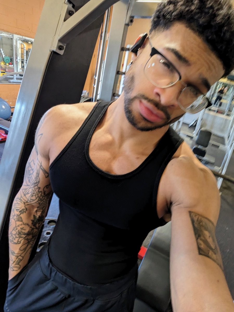 Lxxkster's tweet photo. Still alive and getting it https://t.co/auLaaSK5Mm