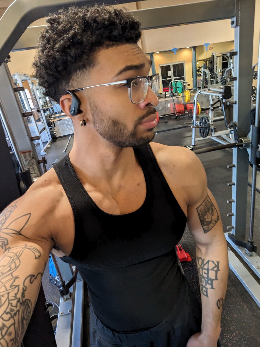 Lxxkster's tweet photo. Still alive and getting it https://t.co/auLaaSK5Mm