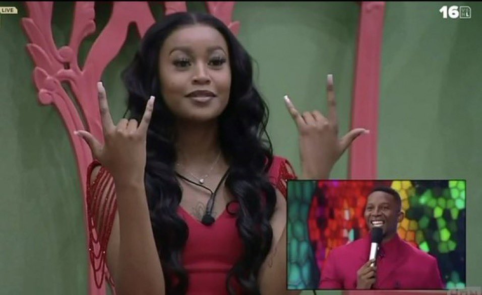 Doyinspriestess's tweet photo. Bottom 3 to top 3 and y’all want us to leave the timeline for whooo
No one has monopoly of madness so, lets goooo 😌

CONGRATULATIONS ZEE 
WE STAND WITH ZINTLEZEE  
#BBMzansi       📷 
#ZintleMofokeng 
#ZintleZeeMofokeng https://t.co/frPitDhGKB