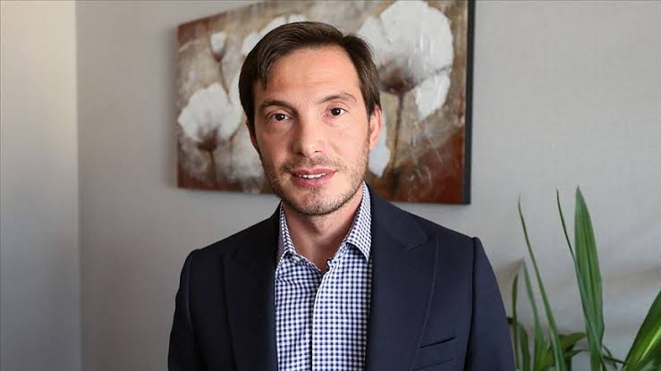 Efsane vali Recep Yazıcıoğlu'nun fotoğraftaki oğlu Mehmet Kemal Yazıcıoğlu, Tokat Belediye Başkanlığı'nı kazandı.