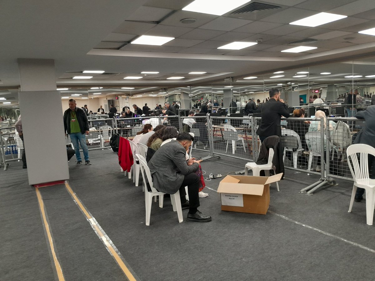 YSK Beyoğlu'nda seçimi takip ediyoruz. 
RANTÇI VE TALANCI AKP'Lİ HAYDAR ALİ YILDIZ KAYBEDİYOR!

#secim2024