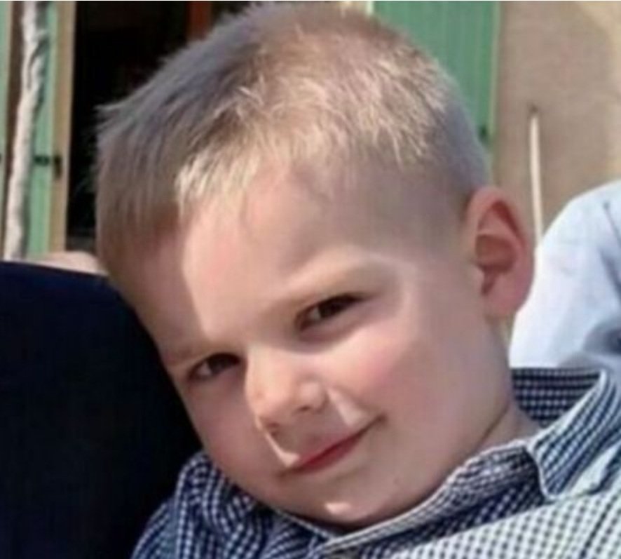 Tellement injuste !!!! Émile 3 ans 😢😢😢 Que la lumière soit faite sur les circonstances de sa disparition et de sa mort. Pensées pour toi petit Ange 🤍🙏 #Emile