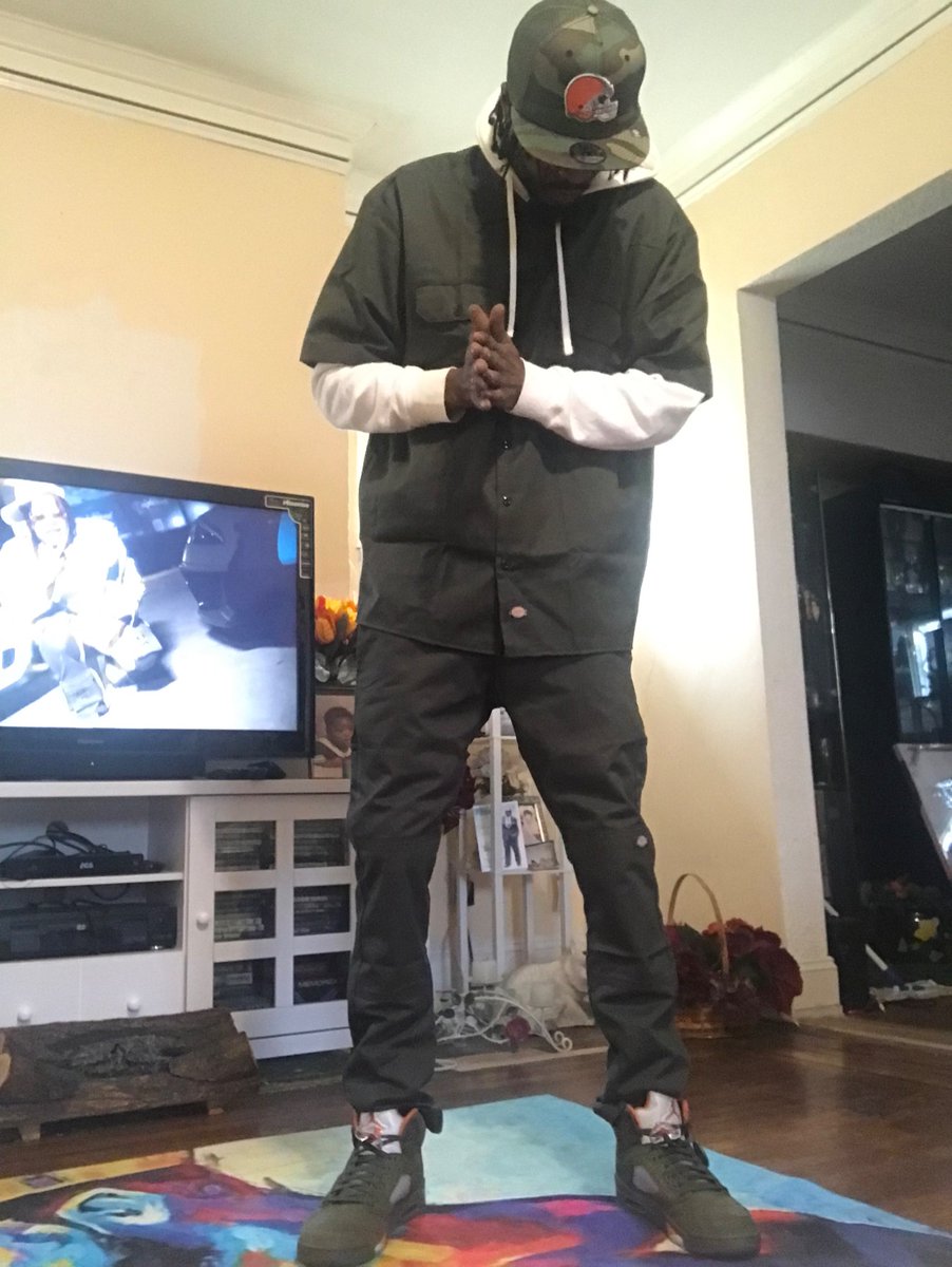 Brandon76557808's tweet photo. 👑💩💯🤎 https://t.co/IXyJtBRgqj