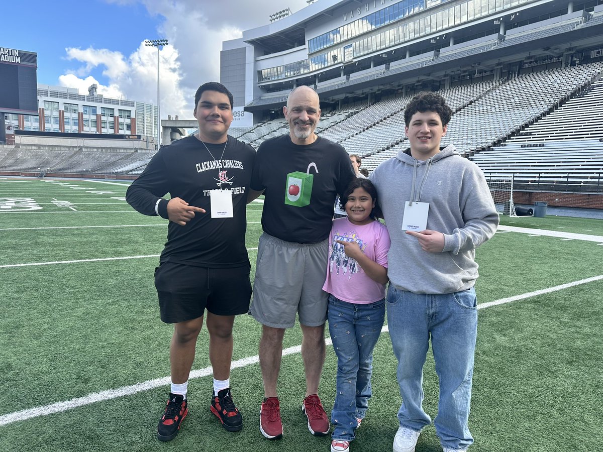 Cweaver55's tweet photo. Thank you @WSUCougarFB for the junior day looking forward to be back! 

@CoachDickert 
@coachholan 
@CoachK2x4 
@tayylorlong 
@PrepRedzoneOR https://t.co/bhV19RPHxq