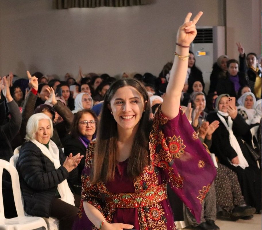 Seçim İrtibat büromuzun önündeki kutlamaya Karakoçan halkını bekliyoruz ✌🏿